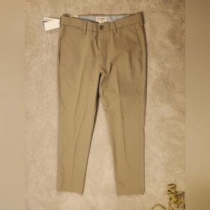 NWT Men's 30/32 Slim Tapered Khaki Dockers